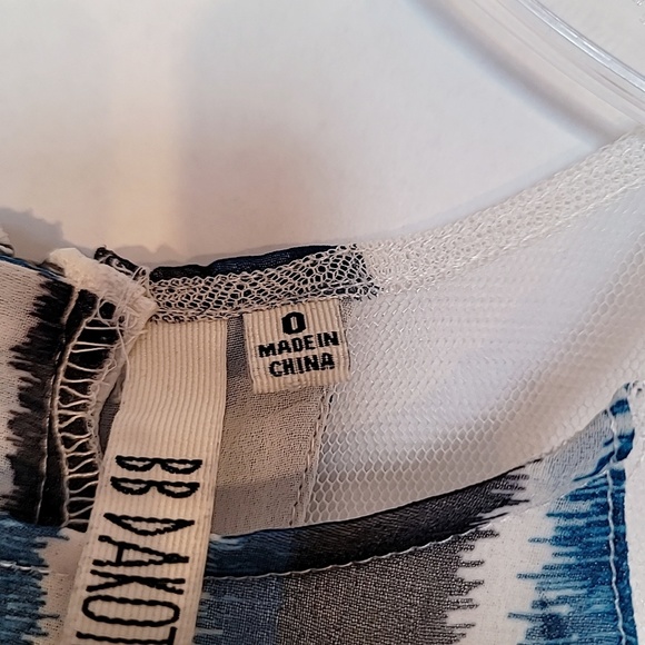 Bb Dakota Sleeveless Back Zipper Blouse Top Size 0 - Picture 8 of 10
